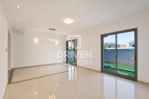 Villa zum Verkauf in Falcon City of Wonders, Dubai, VAE 4 Schlafzimmer, 324.05 m2 Nr. 762086 - Foto 2