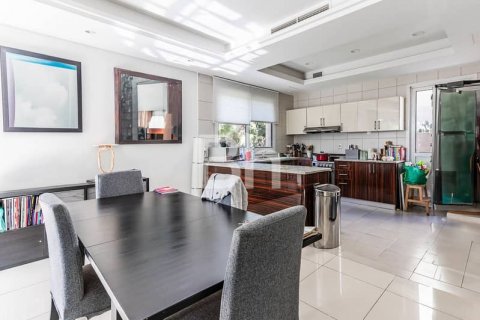 Vila di Living Legends, Dubai, UEA 4 kamar tidur, 449 m2 nomor 643876 - foto 12