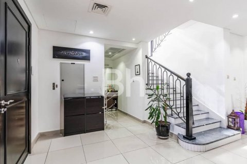 Vila di Living Legends, Dubai, UEA 4 kamar tidur, 449 m2 nomor 643876 - foto 17