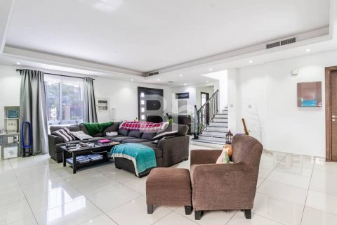 Vila di Living Legends, Dubai, UEA 4 kamar tidur, 449 m2 nomor 643876 - foto 15