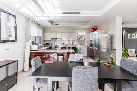 Vila di Living Legends, Dubai, UEA 4 kamar tidur, 449 m2 nomor 643876 - foto 11
