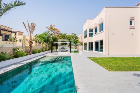 Villa till försäljning i Jumeirah Village Triangle, Dubai, UAE 4 sovrum, 635 kvm Nr. 643875 - fotografi 2