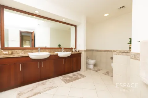 Appartement te huur in Palm Jumeirah, Dubai, VAE 1 slaapkamer, 120 vr.m., nr 661218 - foto 17