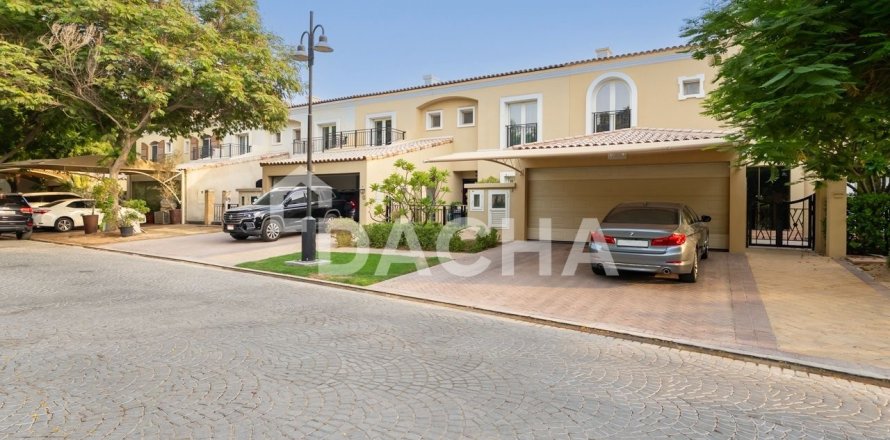 Villa in Motor City, Dubai, UAE 5 bedrooms, 399 sq.m. № 707175