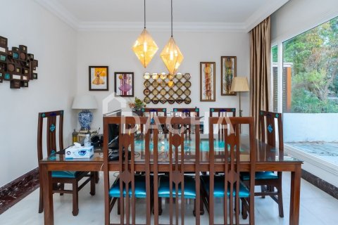 Villa in Motor City, Dubai, UAE 5 bedrooms, 399 sq.m. № 707175 - photo 7