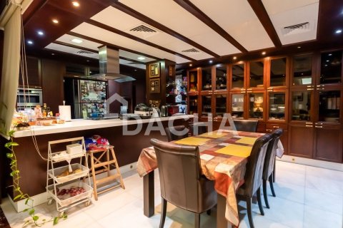 Villa in Motor City, Dubai, UAE 5 bedrooms, 399 sq.m. № 707175 - photo 3