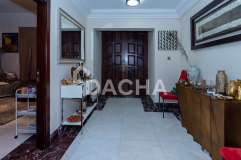 Villa in Motor City, Dubai, UAE 5 bedrooms, 399 sq.m. № 707175 - photo 2