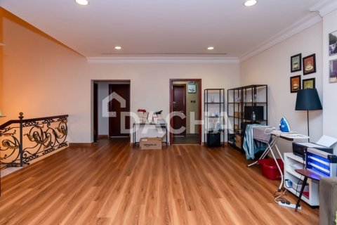 Villa in Motor City, Dubai, UAE 5 bedrooms, 399 sq.m. № 707175 - photo 17