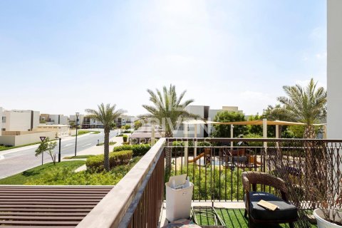 Müüa korter asukohaga Dubai South (Dubai World Central), Dubai, AÜE: 2 magamistoaga, 121 m² Nr 653852 - pilt 2