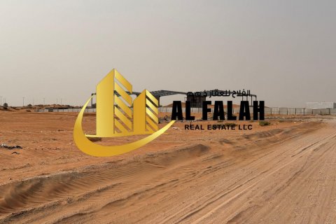Land in Al Sajaa, Sharjah, UAE 1858 sq.m. № 635560 - photo 4