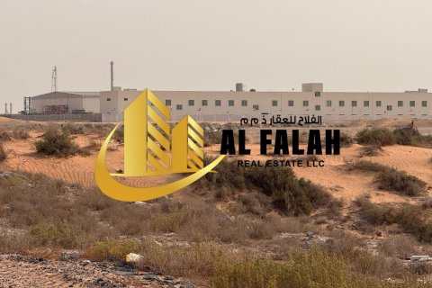 Land in Al Sajaa, Sharjah, UAE 1858 sq.m. № 635560 - photo 8