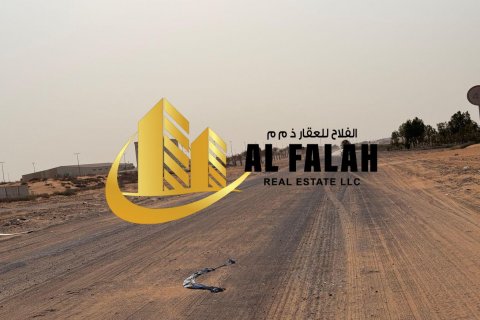 Land in Al Sajaa, Sharjah, UAE 1858 sq.m. № 635560 - photo 1
