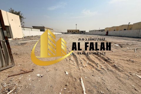 Magazinë në Al Sajaa, Sharjah, Emiratet e Bashkuara Arabe 3291 m2. № 635563 - Foto 2
