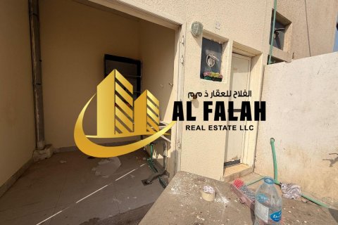Magazinë në Al Sajaa, Sharjah, Emiratet e Bashkuara Arabe 3291 m2. № 635563 - Foto 12