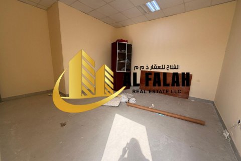 Magazinë në Al Sajaa, Sharjah, Emiratet e Bashkuara Arabe 3291 m2. № 635563 - Foto 4