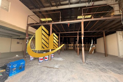 Magazinë në Sharjah Industrial Area, Emiratet e Bashkuara Arabe 557 m2. № 635562 - Foto 14