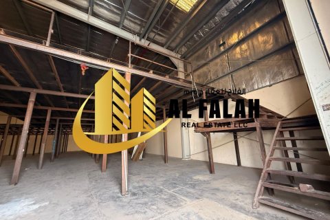 Magazinë në Sharjah Industrial Area, Emiratet e Bashkuara Arabe 557 m2. № 635562 - Foto 16