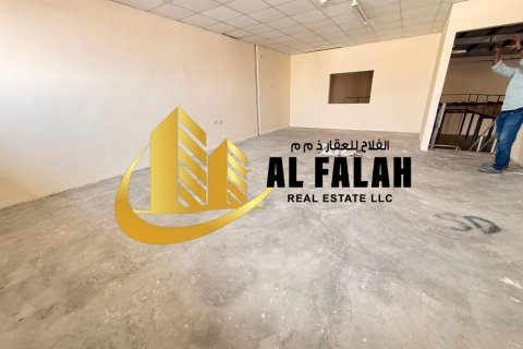 Magazinë në Sharjah Industrial Area, Emiratet e Bashkuara Arabe 557 m2. № 635562 - Foto 6