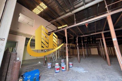 Magazinë në Sharjah Industrial Area, Emiratet e Bashkuara Arabe 557 m2. № 635562 - Foto 15