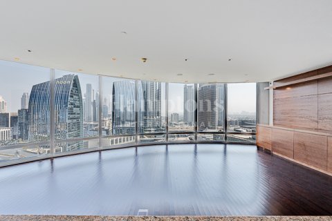 Huoneisto Burj Khalifa, Dubai, Arabiemiraatit 3 makuuhuonetta, 152.26987506 m2 № 651204 - kuva 6