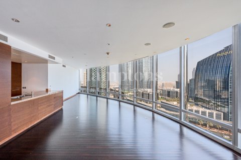 Huoneisto Burj Khalifa, Dubai, Arabiemiraatit 3 makuuhuonetta, 152.26987506 m2 № 651204 - kuva 8