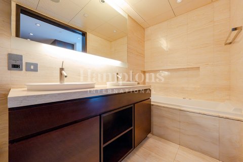 Huoneisto Burj Khalifa, Dubai, Arabiemiraatit 3 makuuhuonetta, 152.26987506 m2 № 651204 - kuva 14