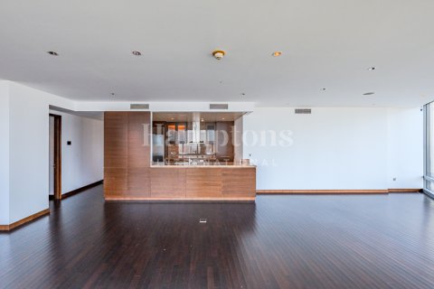 Huoneisto Burj Khalifa, Dubai, Arabiemiraatit 3 makuuhuonetta, 152.26987506 m2 № 651204 - kuva 3