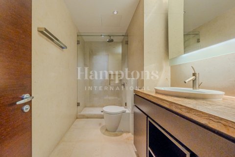 Huoneisto Burj Khalifa, Dubai, Arabiemiraatit 3 makuuhuonetta, 152.26987506 m2 № 651204 - kuva 22