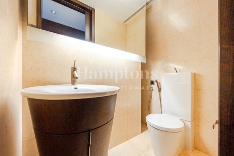 Huoneisto Burj Khalifa, Dubai, Arabiemiraatit 3 makuuhuonetta, 152.26987506 m2 № 651204 - kuva 10