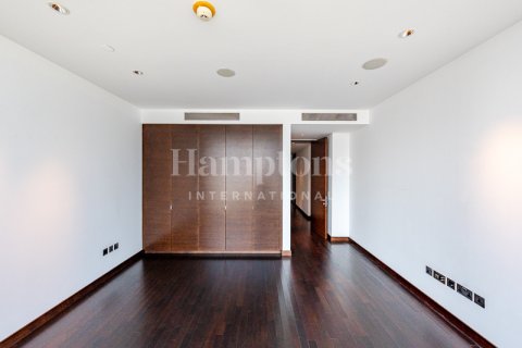Huoneisto Burj Khalifa, Dubai, Arabiemiraatit 3 makuuhuonetta, 152.26987506 m2 № 651204 - kuva 28