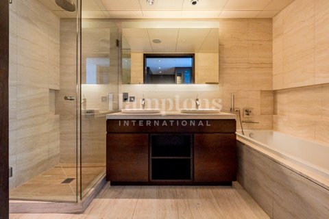 Huoneisto Burj Khalifa, Dubai, Arabiemiraatit 3 makuuhuonetta, 152.26987506 m2 № 651204 - kuva 13