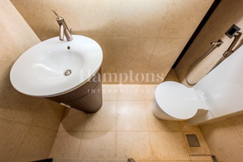 Huoneisto Burj Khalifa, Dubai, Arabiemiraatit 3 makuuhuonetta, 152.26987506 m2 № 651204 - kuva 9