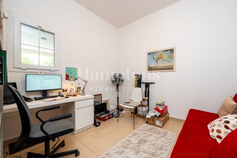 Vilă de închiriat în Arabian Ranches 2, Dubai, EAU 3 dormitoare, 228.16976800 mp.  №651206 - poză 10