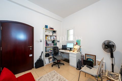 Vilă de închiriat în Arabian Ranches 2, Dubai, EAU 3 dormitoare, 228.16976800 mp.  №651206 - poză 6