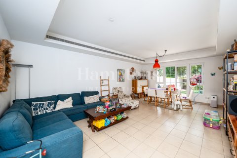 Vilă de închiriat în Arabian Ranches 2, Dubai, EAU 3 dormitoare, 228.16976800 mp.  №651206 - poză 13