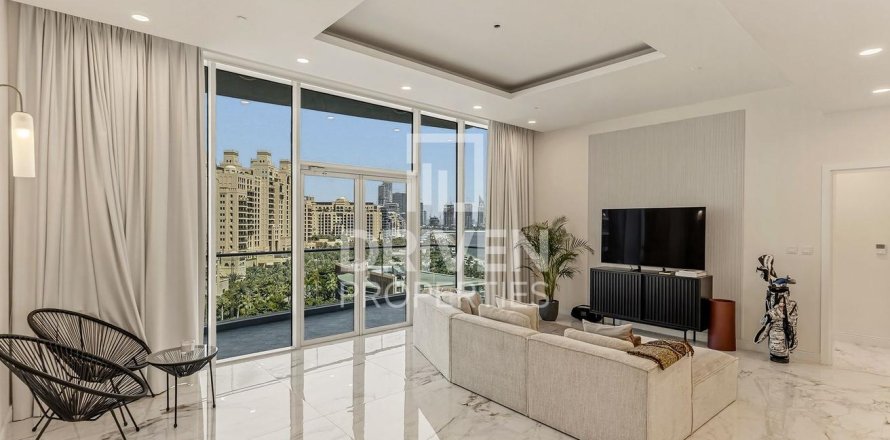 Apartment i Palm Jumeirah, Dubai, UAE 2 soveværelser, 158.77 kvm № 768507