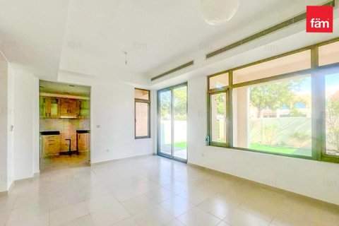 فيلا للبيع في ريم، دبي، الإمارات العربية المتحدة 3 غرفة نوم ، 219.9 متر مربع ، رقم 662422 - صورة 2