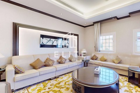 Villa in vendita a Al Jafiliya, Dubai, EAU 6 camere da letto, 741 mq. № 736242 - foto 4