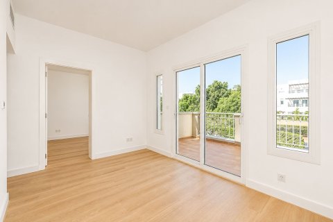 Üürile anda ridamaja asukohaga The Lakes, Dubai, AÜE: 3 magamistoaga, 238.11 m² Nr 750088 - pilt 7