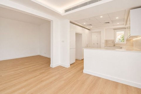 Üürile anda ridamaja asukohaga The Lakes, Dubai, AÜE: 3 magamistoaga, 238.11 m² Nr 750088 - pilt 3