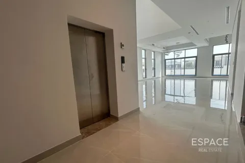 Kaupunkipientalo Al Furjan, Dubai, Arabiemiraatit 6 makuuhuonetta, 601 m2 № 650115 - kuva 10