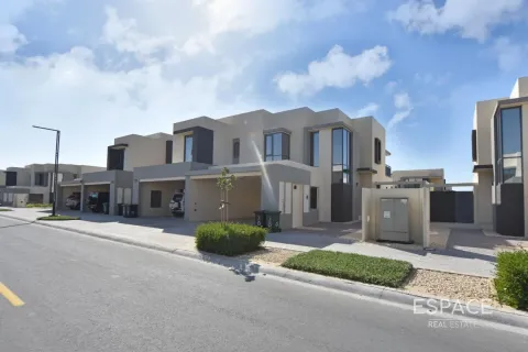 Βίλα σε Dubai Hills Estate, ΗΑΕ 3 υπνοδωμάτια, 211 τ.μ. Αρ. 650112 - φωτογραφία 1