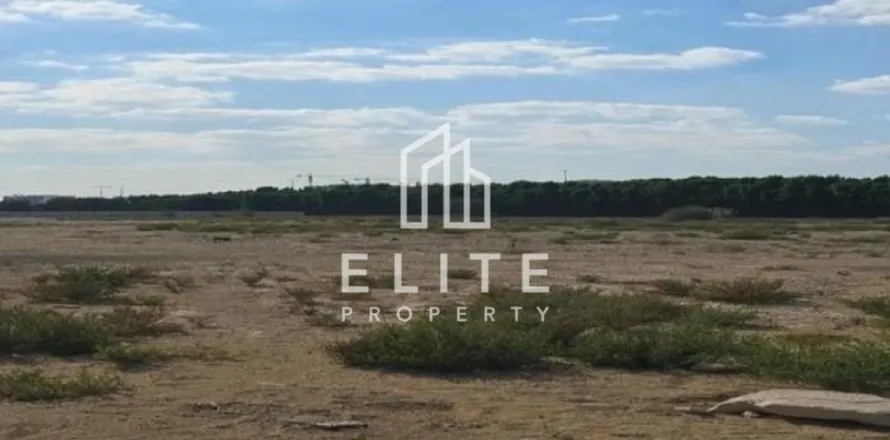 Tanah di Majan, Dubai, UAE № 638615