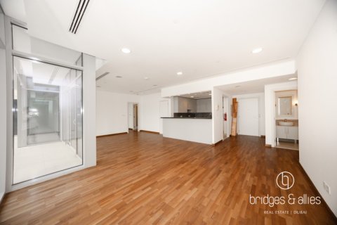 Apartment in DIFC, Dubai, UAE 3 bedrooms, 194 sq.m. № 701962 - photo 3