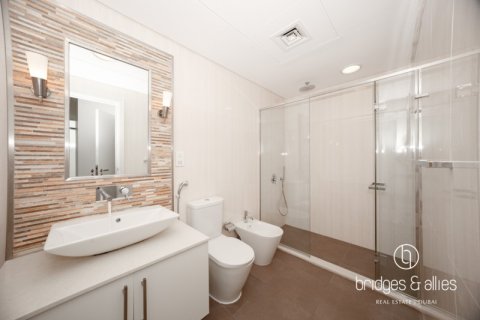 Apartment in DIFC, Dubai, UAE 3 bedrooms, 194 sq.m. № 701962 - photo 11