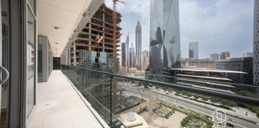 Apartment in DIFC, Dubai, UAE 3 bedrooms, 194 sq.m. № 701962