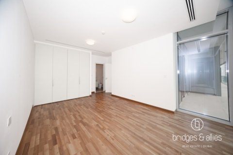 Apartment in DIFC, Dubai, UAE 3 bedrooms, 194 sq.m. № 701962 - photo 10