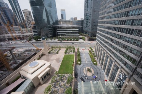 Apartment in DIFC, Dubai, UAE 3 bedrooms, 194 sq.m. № 701962 - photo 12