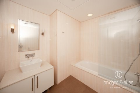 Apartment in DIFC, Dubai, UAE 3 bedrooms, 194 sq.m. № 701962 - photo 19