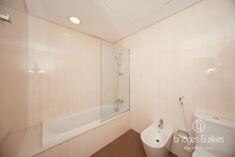 Apartment in DIFC, Dubai, UAE 3 bedrooms, 194 sq.m. № 701962 - photo 16